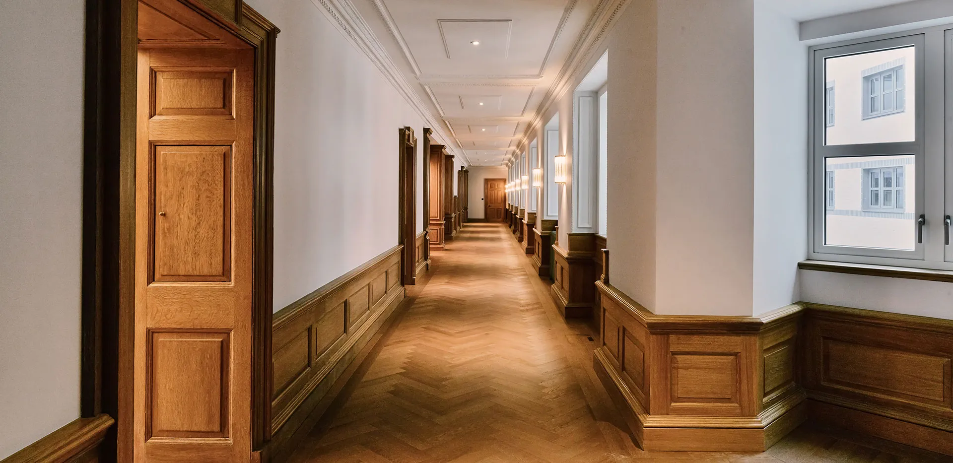 9-millbank_the-conrad_interior_hallway2
