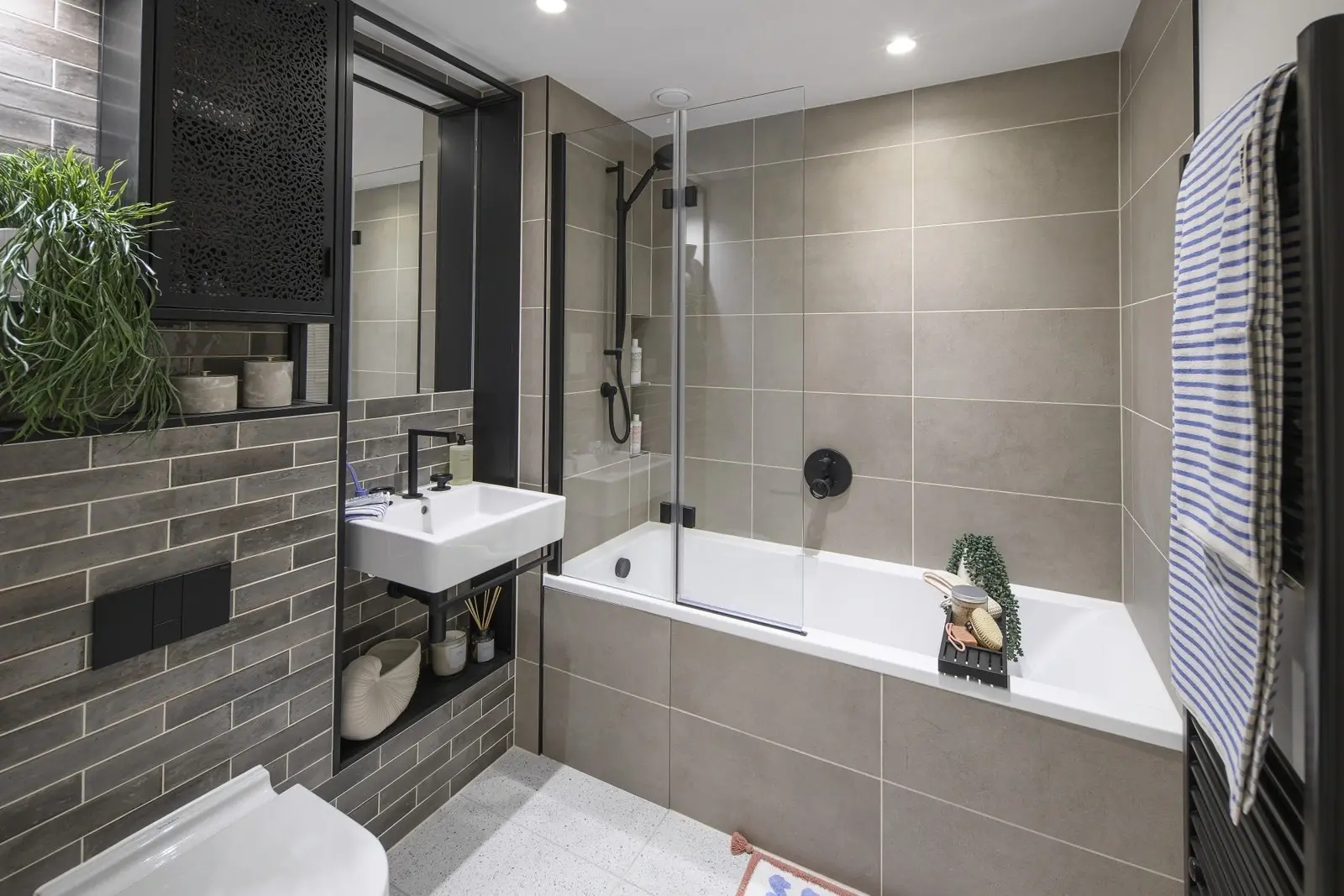 Apartment B1.02.02_Bathroom