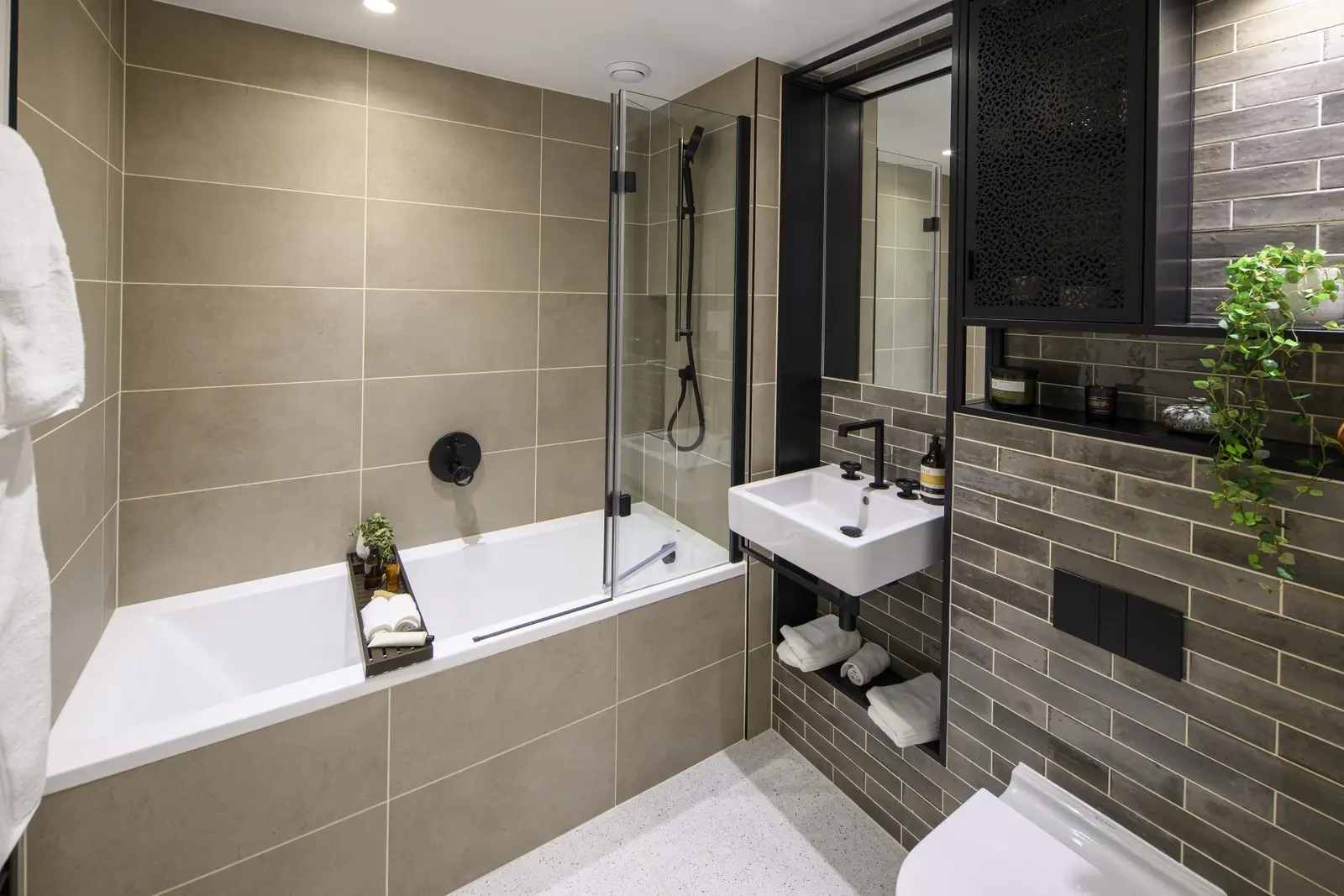 Apartment-A2.08.03_Bathroom