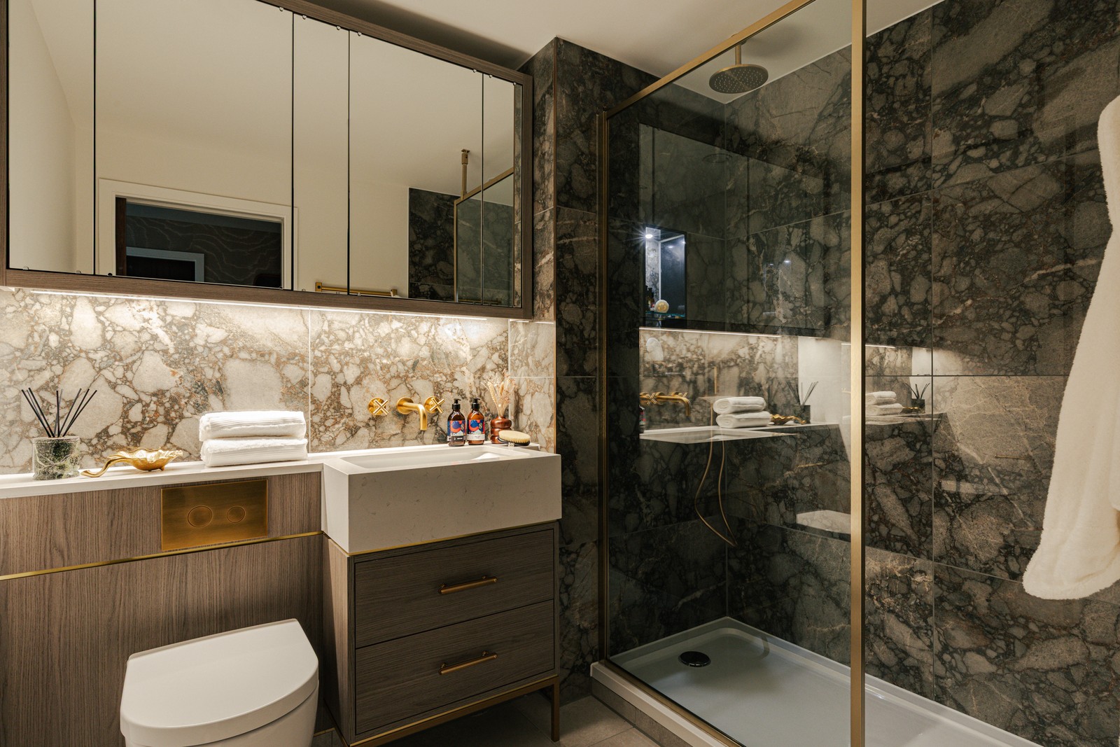 CGY_Bedroom 1_Bathroom