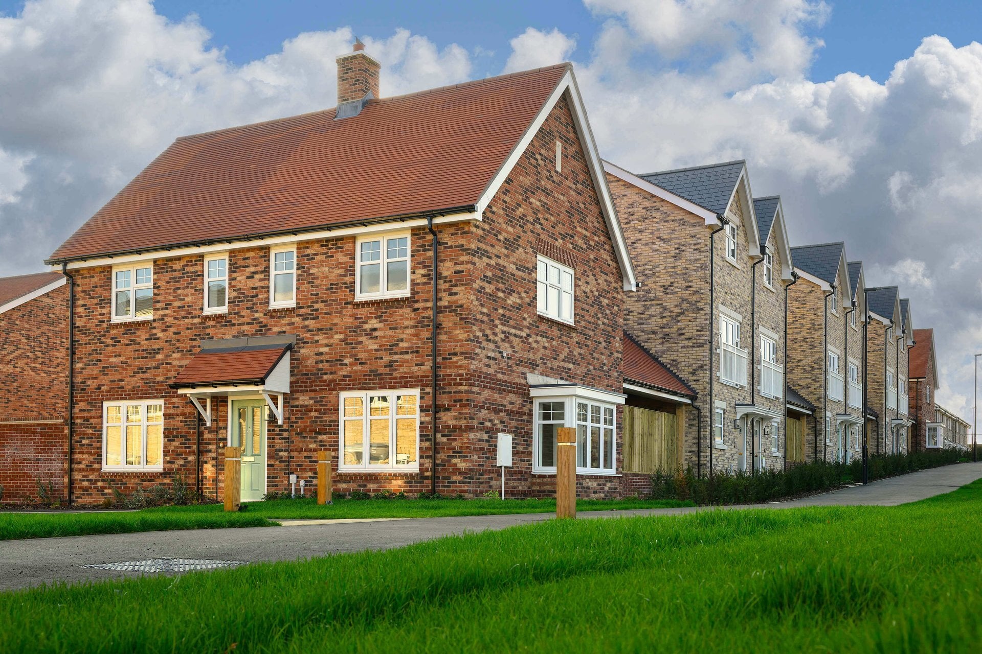 hartland-village_pinewood-green_exterior_01