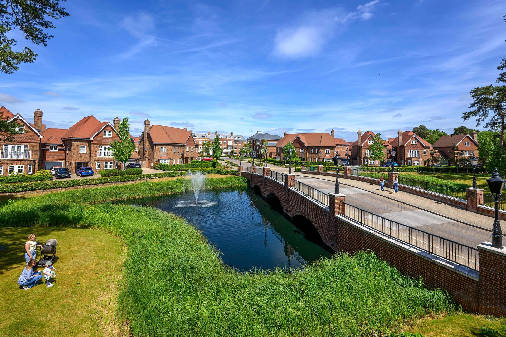 hartland-village_pinewood-green_exterior_02
