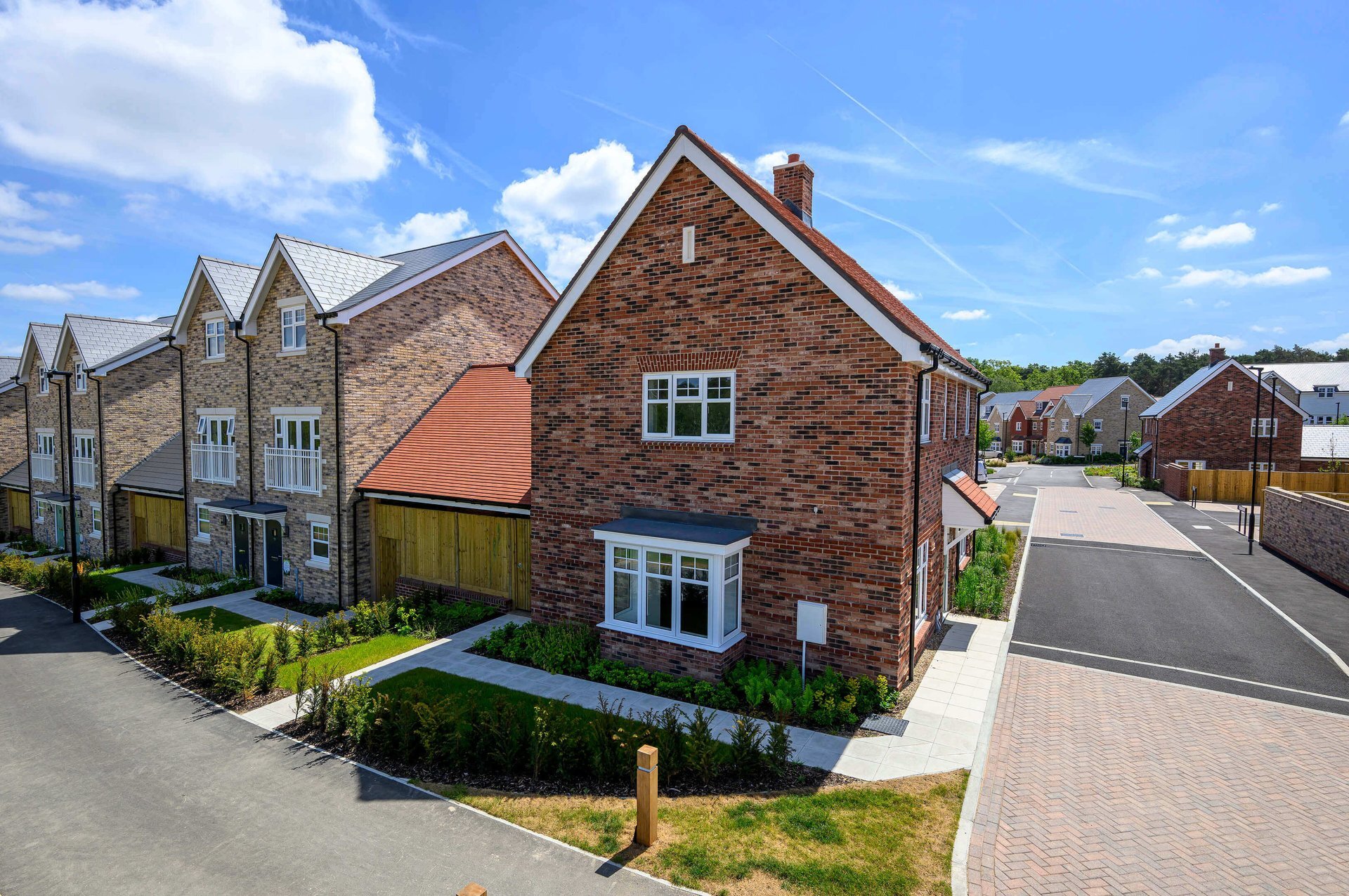 hartland-village_pinewood-green_exterior_07
