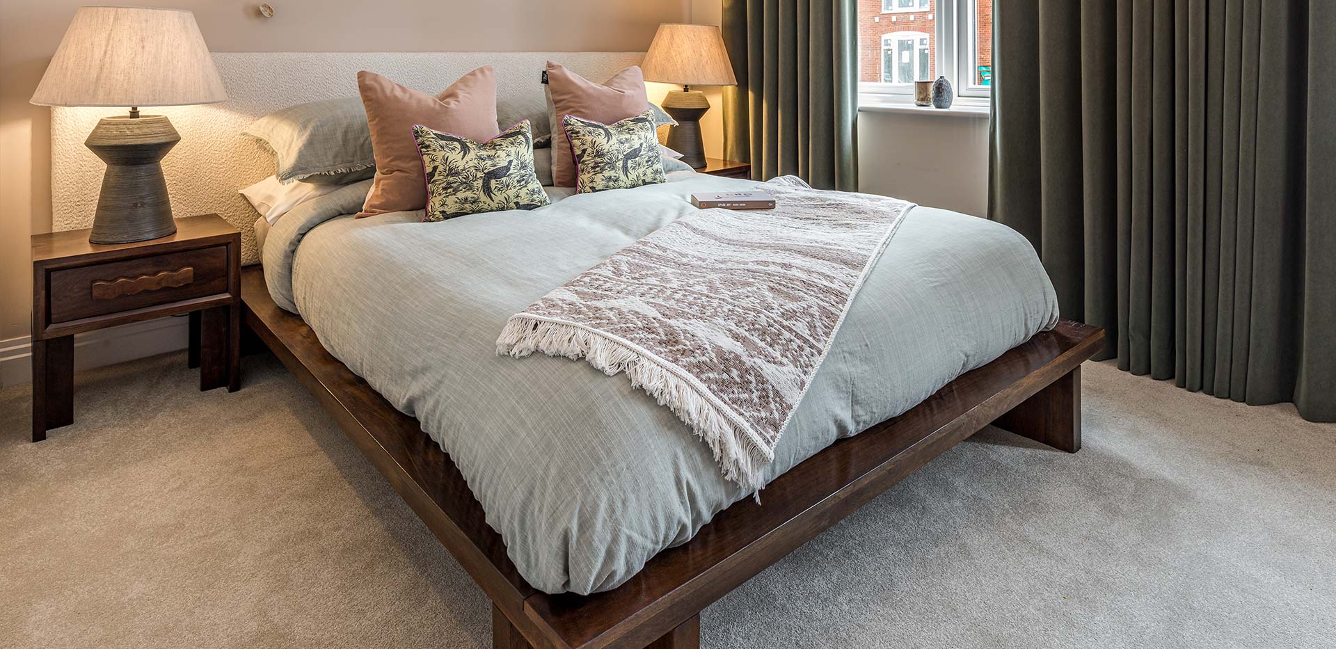 sunninghill-square_3-bed-showhome_interior_bedroom-2