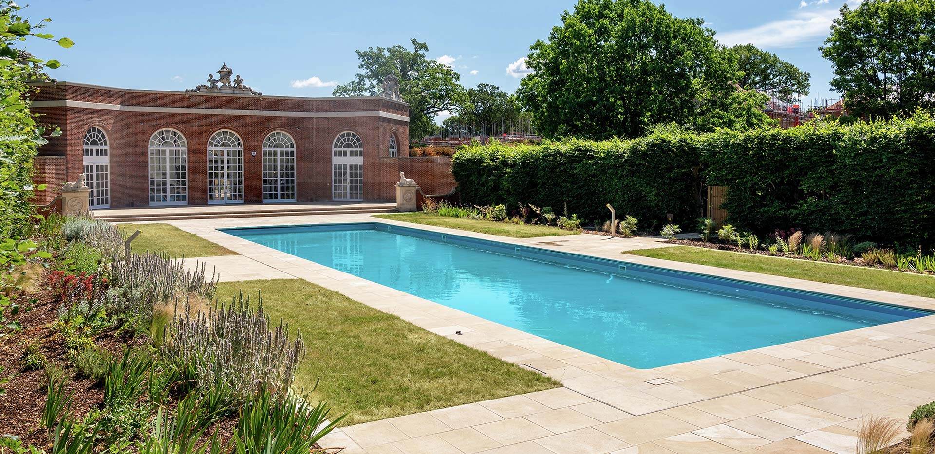 trent-park-the-lawn-club-swimming-pool-01